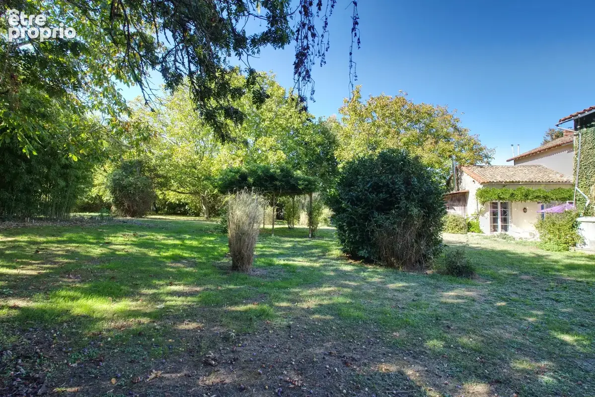 Belle et grande maison de 4 chambres, grand garage et atelier, proche de Ruffec - photo 13