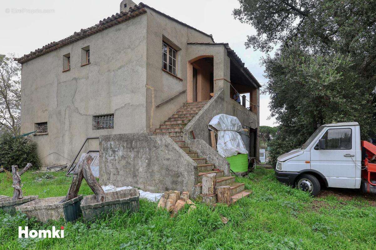 Maison à PLAN-DE-LA-TOUR