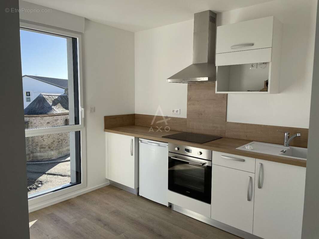Appartement à LES LANDES-GENUSSON