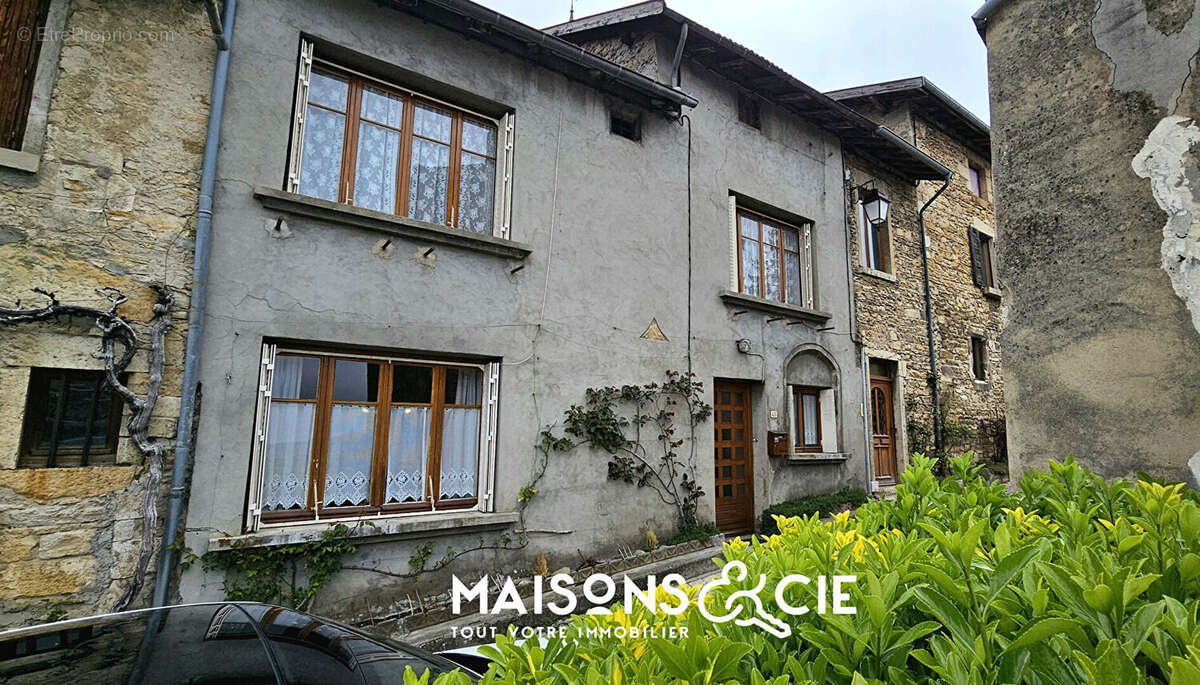 Maison à SAINT-SORLIN-EN-BUGEY