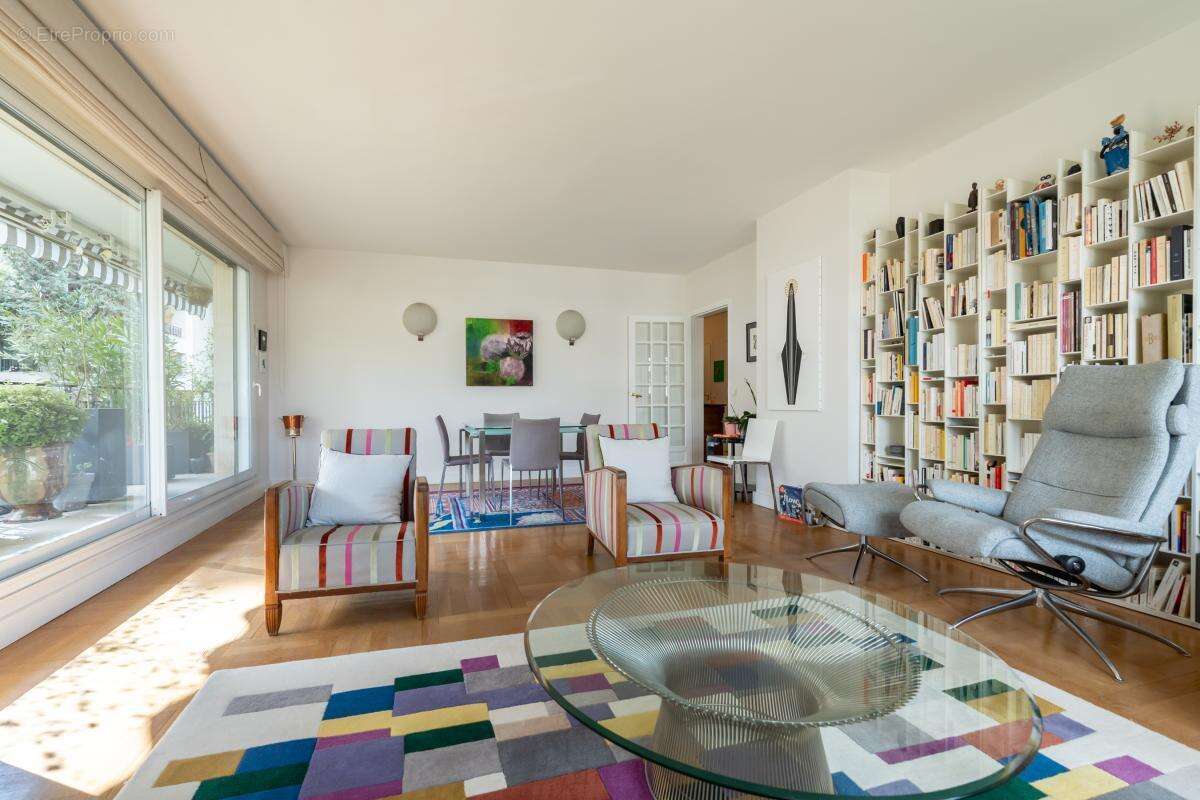 Appartement à VILLE-D'AVRAY