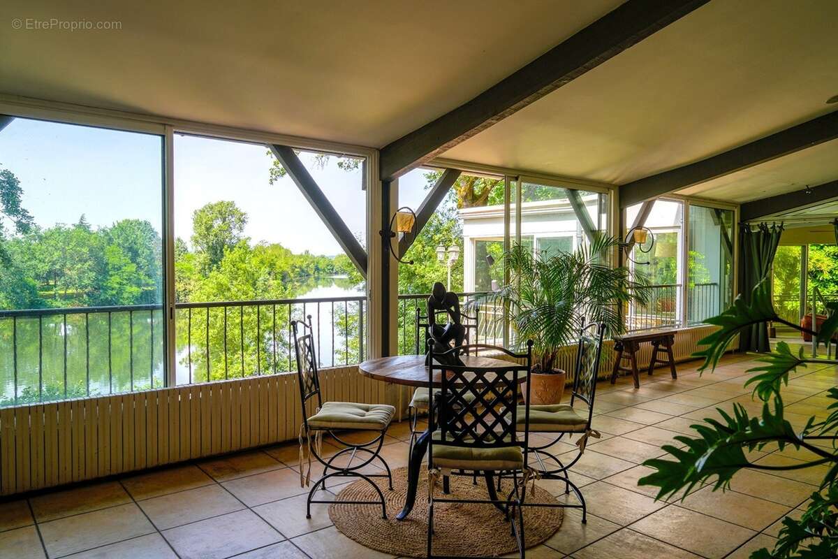 Propriete à vendre 14 pièces SAINTE LIVRADE SUR LOT (47)Sainte-Livrade-sur-Lot – Propriété de caractère à projets multiples en b - photo 8