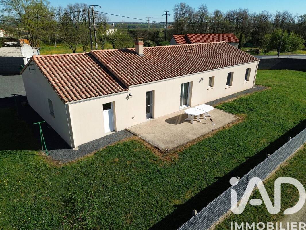 Photo 1 - Maison à PAS-DE-JEU
