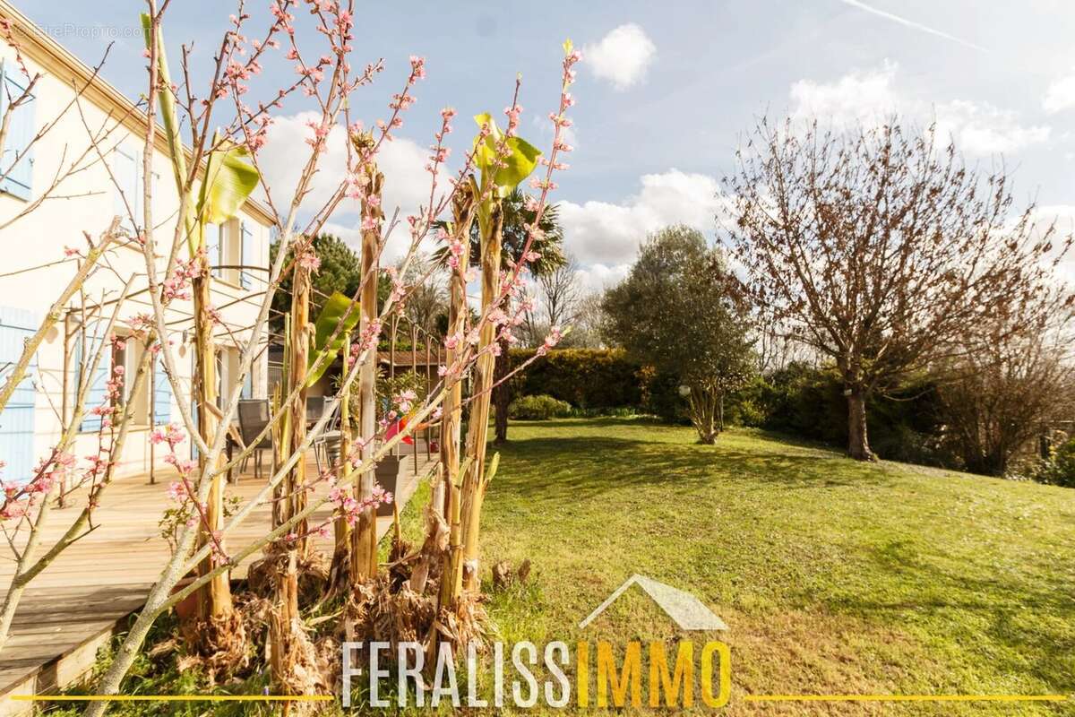 Maison à VAUX-SUR-SEINE