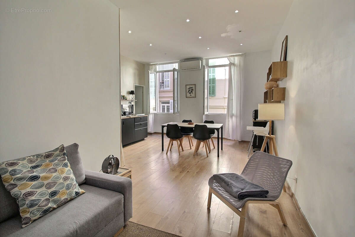 Appartement à MARSEILLE-6E