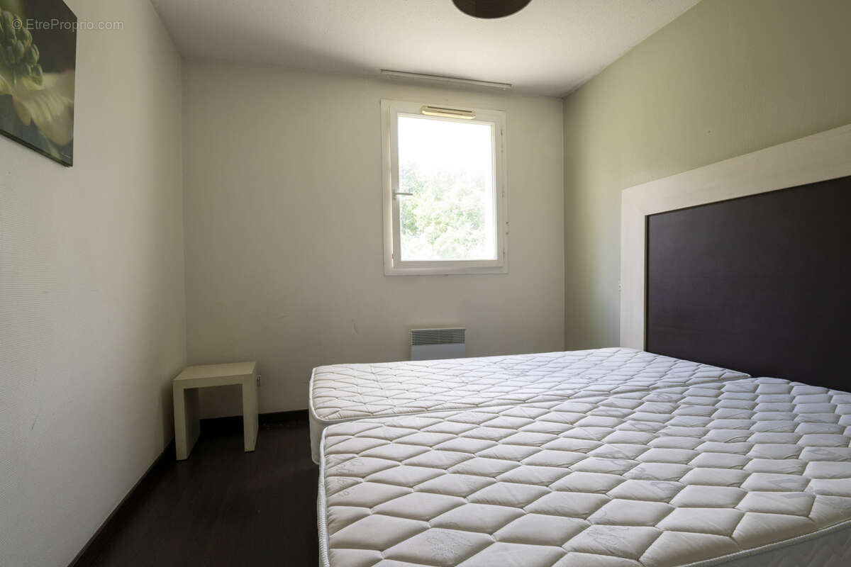 Appartement à SAINT-JEAN-D'ILLAC