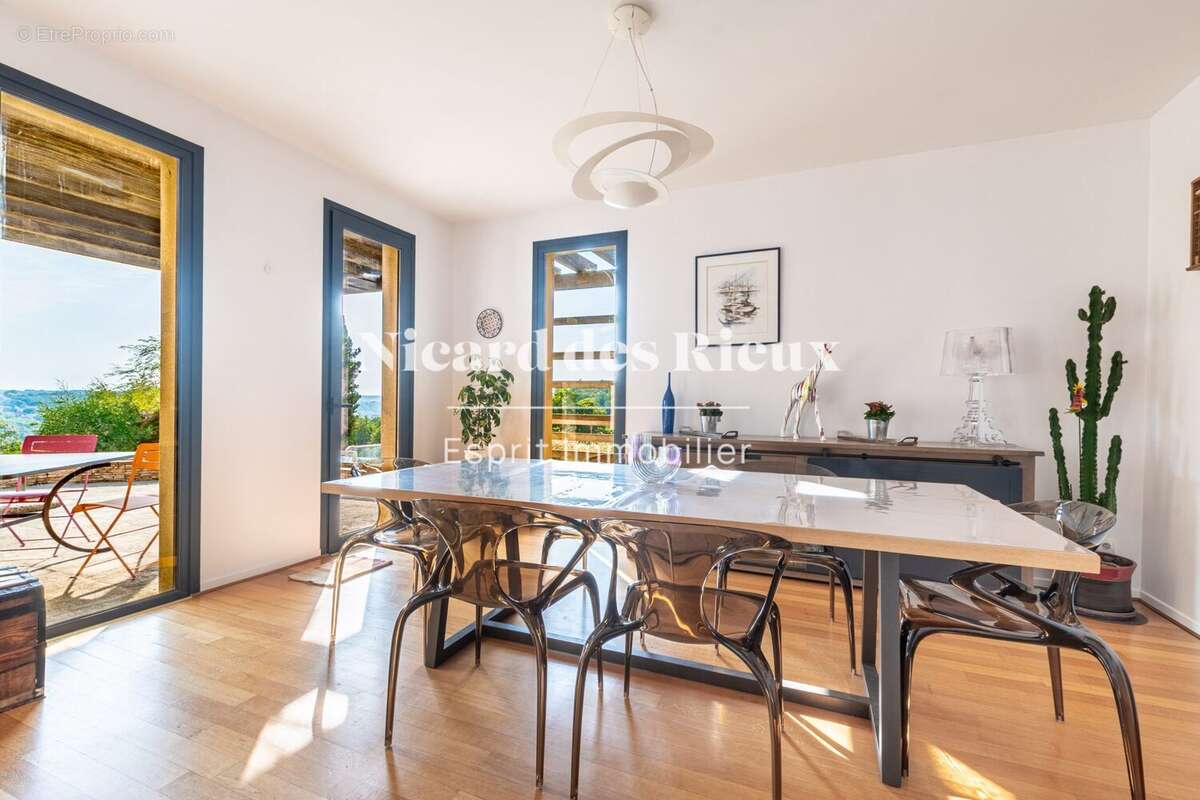 Maison à SAINT-VICTURNIEN