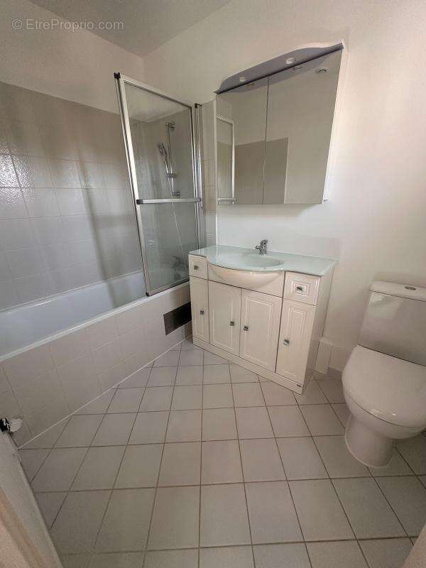 Appartement à SAINT-MAURICE-MONTCOURONNE