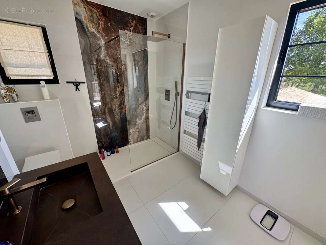 Appartement à SPERACEDES