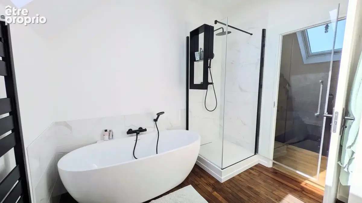 Maison de caractère de 190 m2 - photo 7