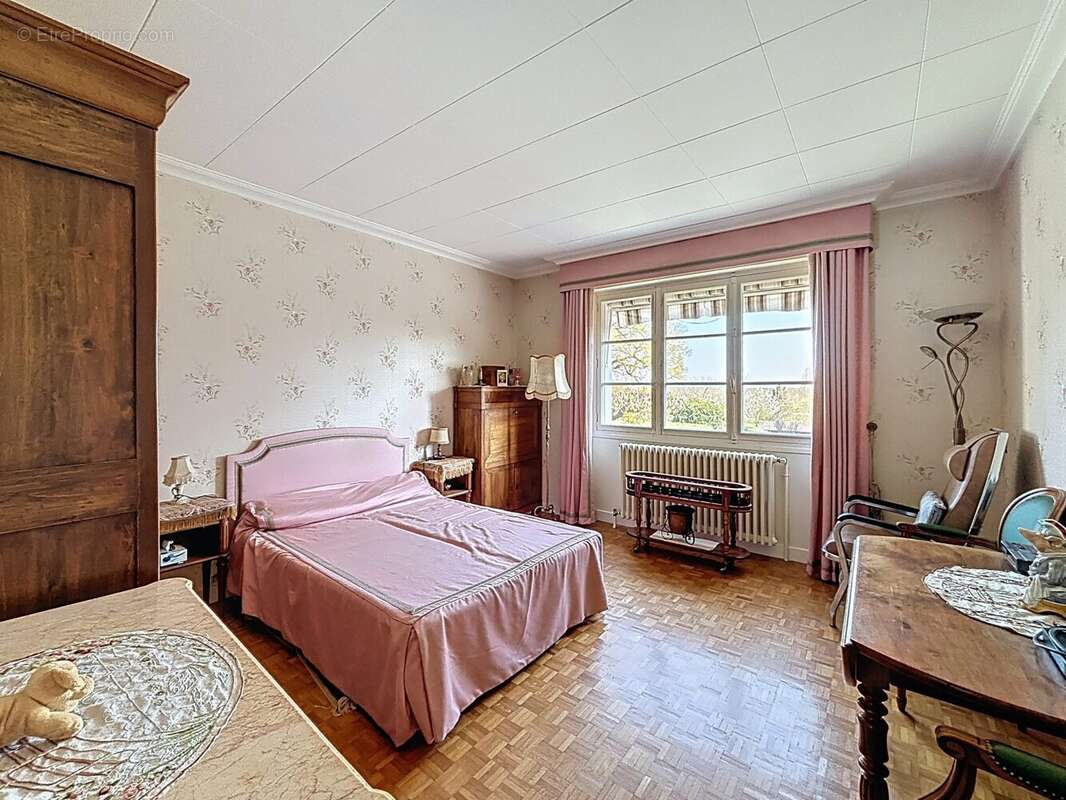 Maison à LA CHAUSSEE-SAINT-VICTOR