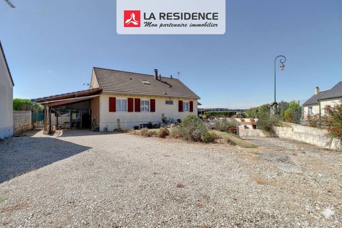 Maison à MOUFLAINES