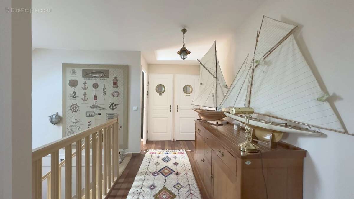 Maison à LES ESSARTS-LE-ROI