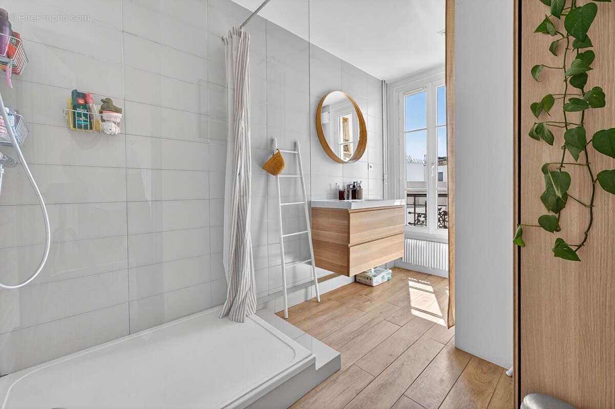 Appartement à PARIS-19E