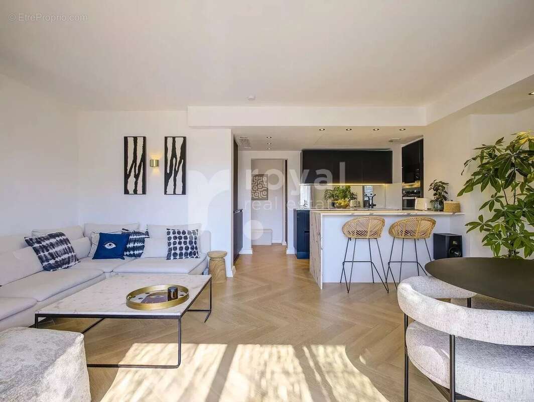 Appartement à MOUGINS