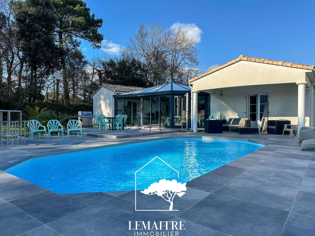 Maison à LES MATHES