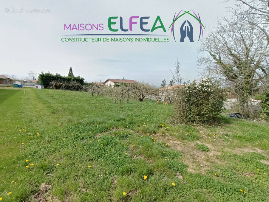 Terrain à LENS-LESTANG