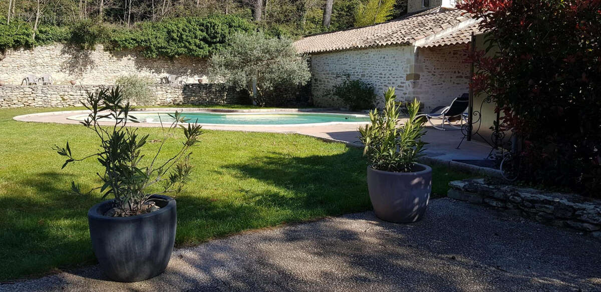 Maison à VALREAS