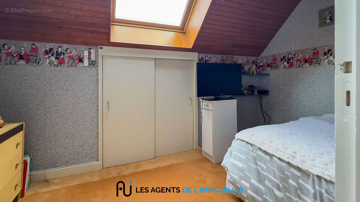 Maison à fort potentiel Nanterre 5 pièces 115 m² - photo 11