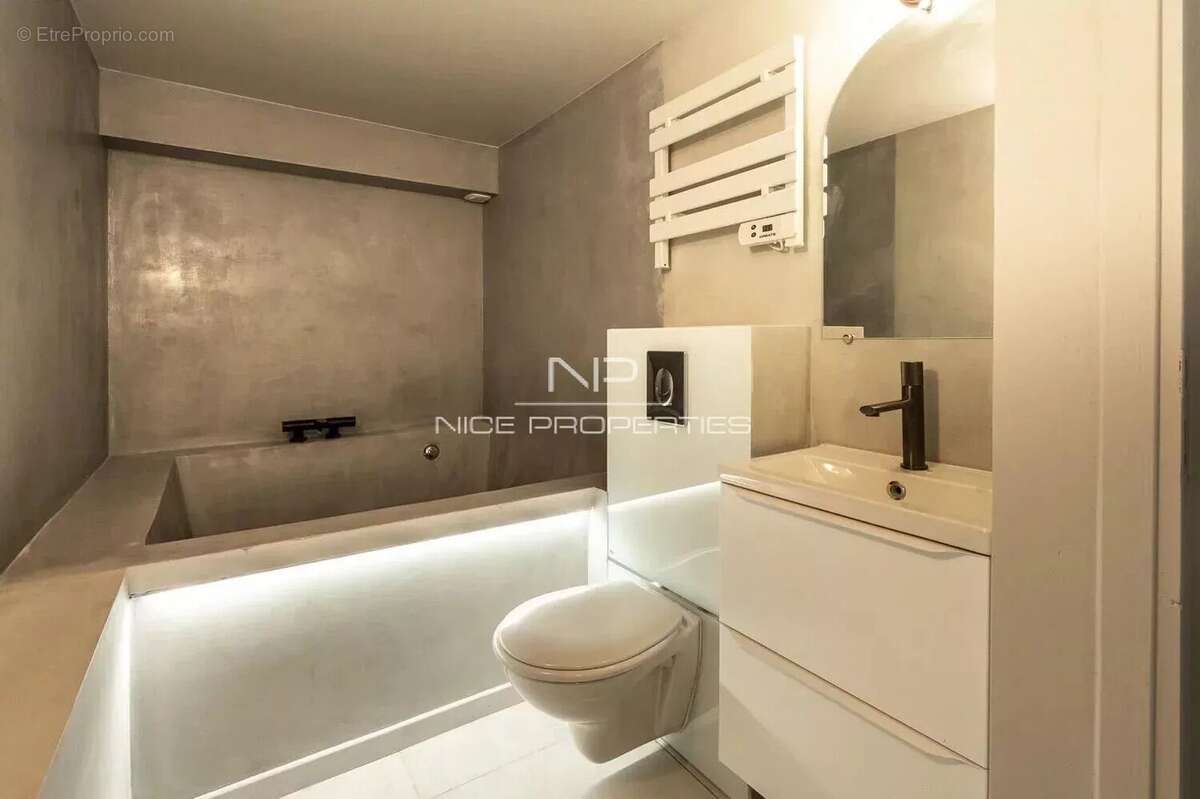 Villa – Élégance avec vue mer dans une résidence privée à Cannes. - photo 7
