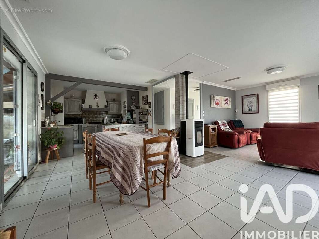 Photo 3 - Maison à MENOMBLET