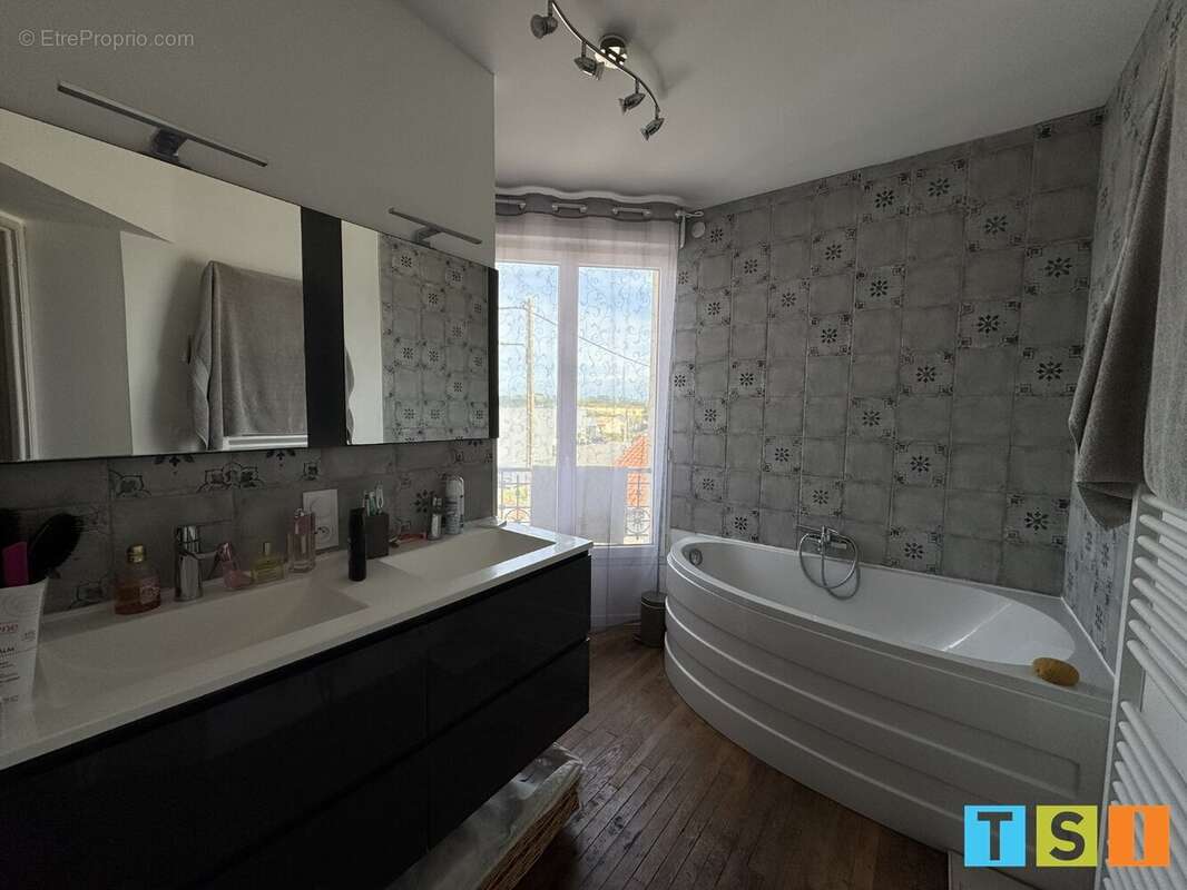 Maison Art Déco rénovée - Bureau indépendant  4 chambres - photo 12