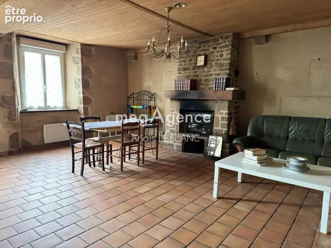 Maison en pierre au cœur d'un village proche du Mans - photo 3