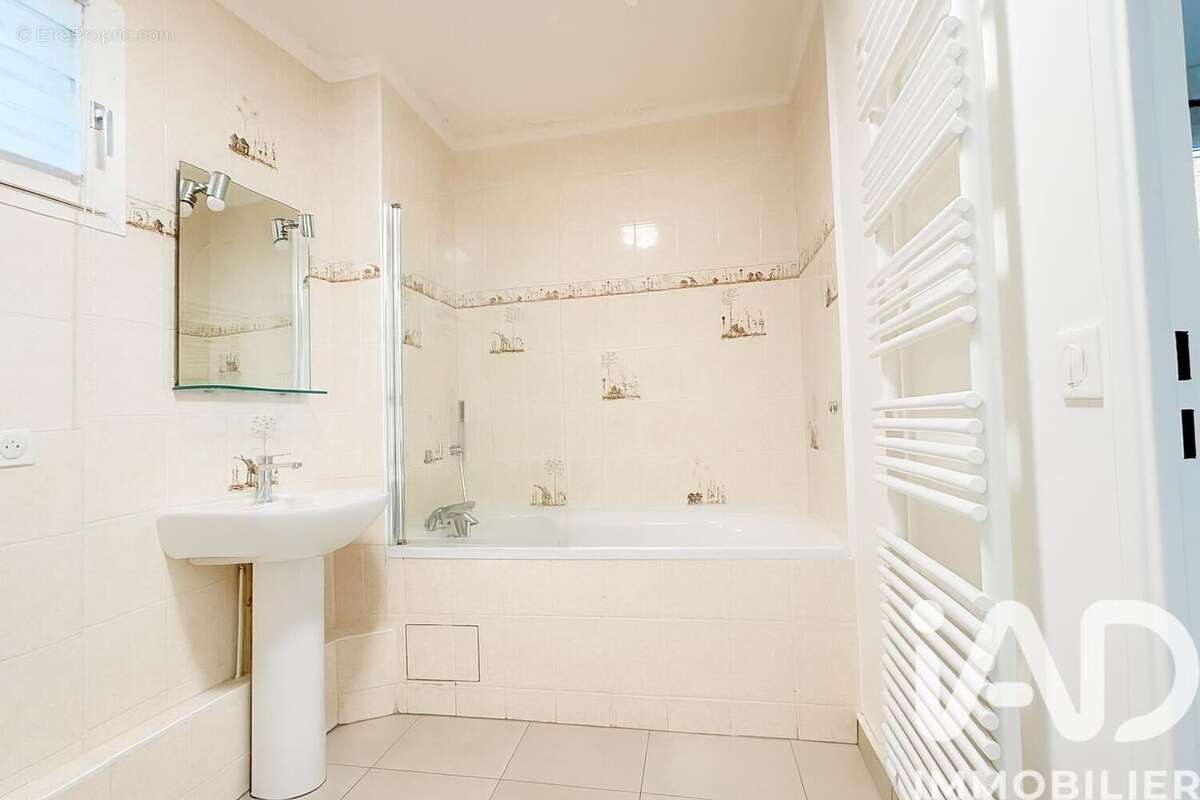 Photo 8 - Appartement à ASNIERES-SUR-SEINE