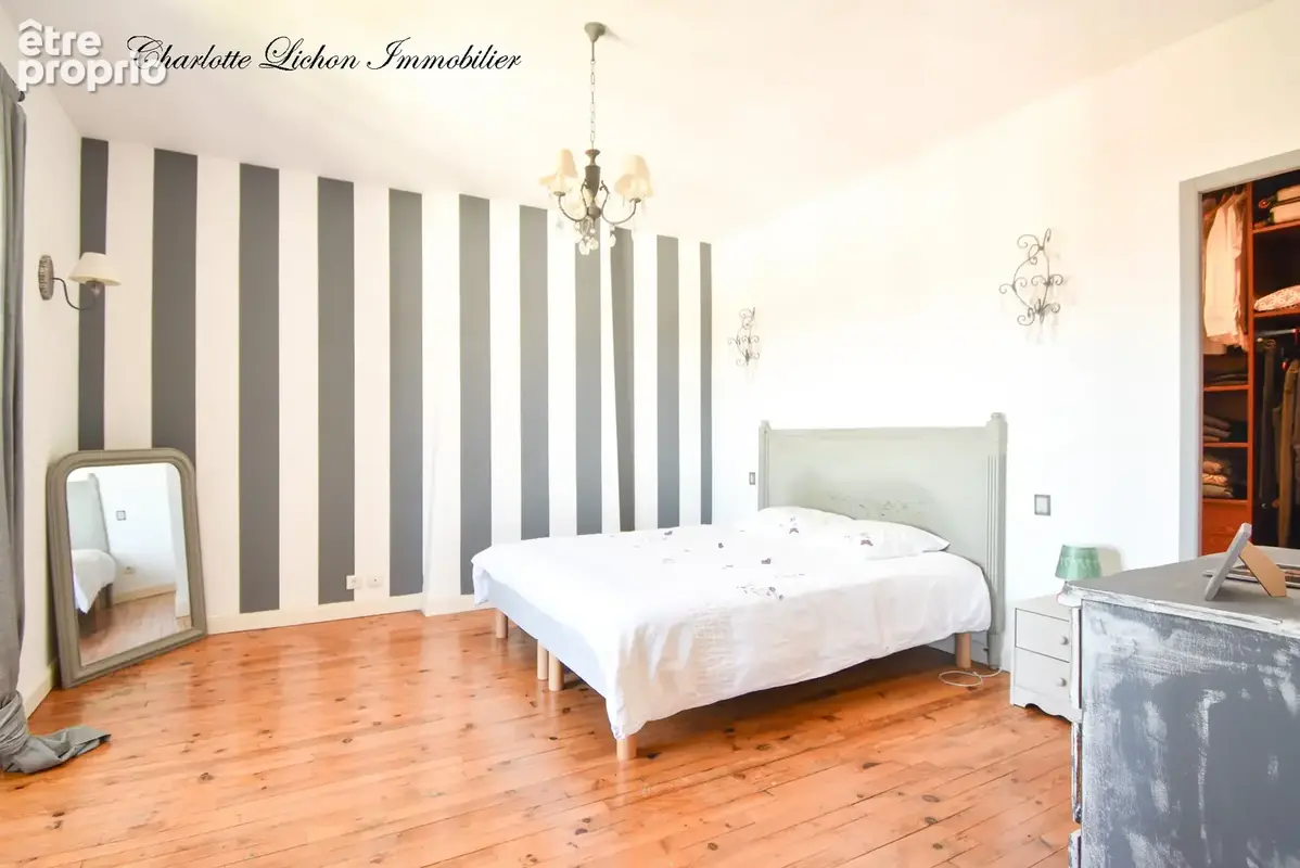 Maison 270 m2 - 5 chambres - double garage - photo 18