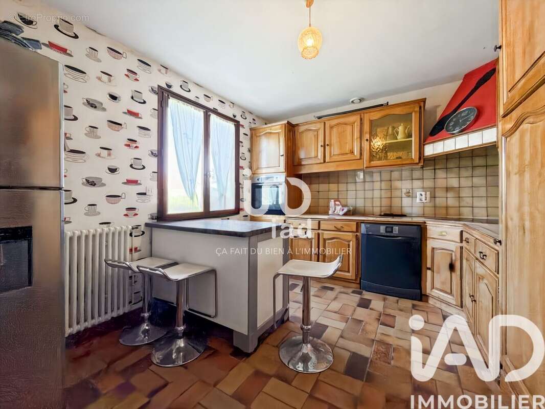 Maison 141 m² à Etigny  - photo 3