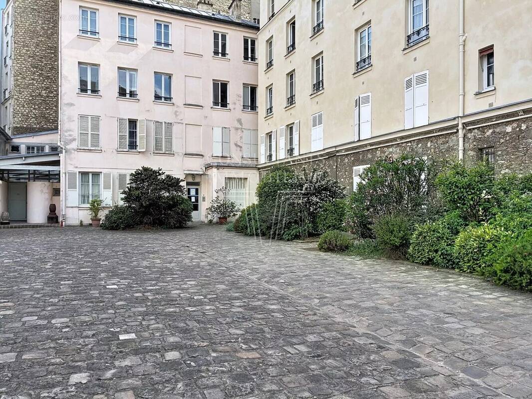 Appartement à PARIS-7E