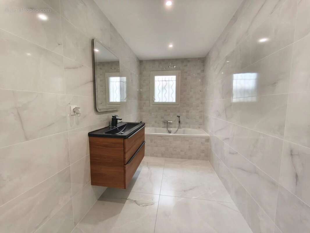 Maison à ROMANS-SUR-ISERE