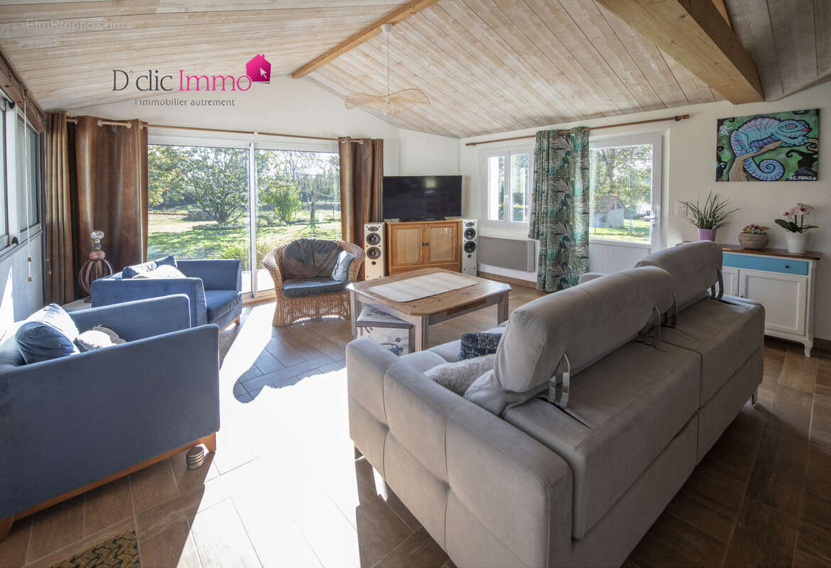 Maison à SAINT-MAIXENT-SUR-VIE