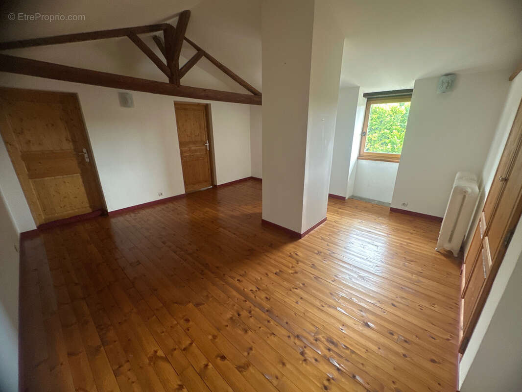 Maison à LES GRANDES-LOGES