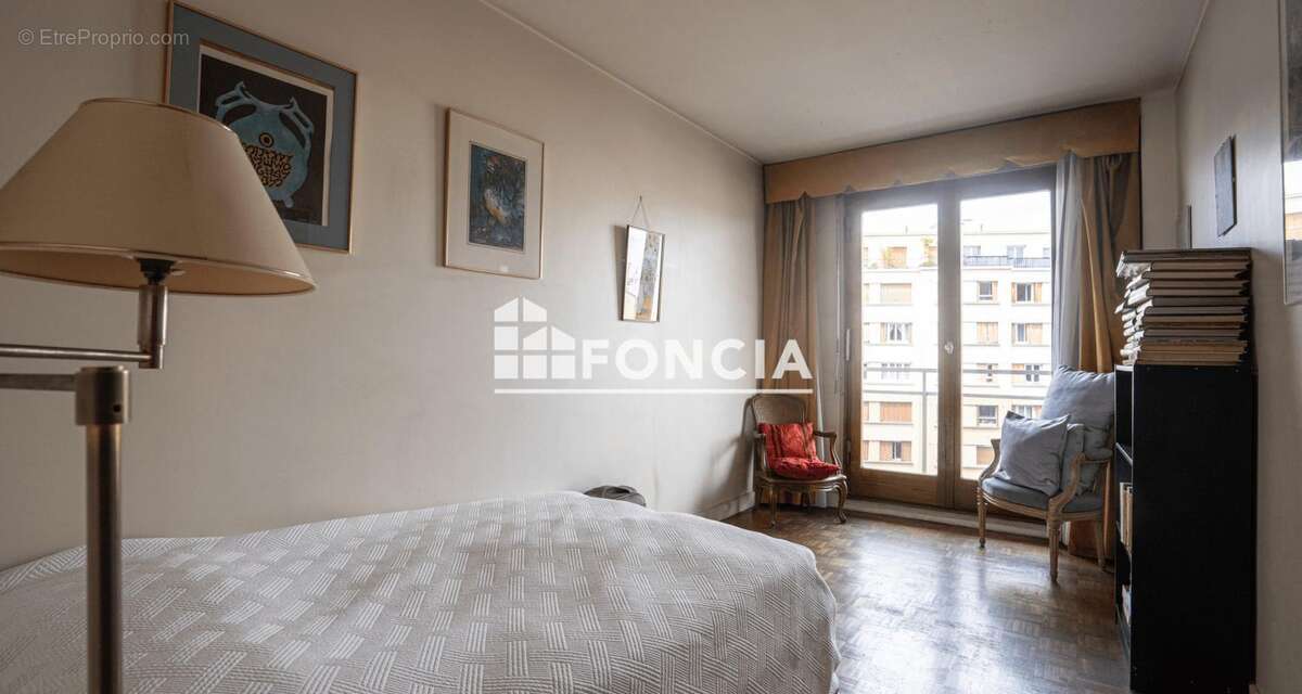 Appartement à PARIS-15E