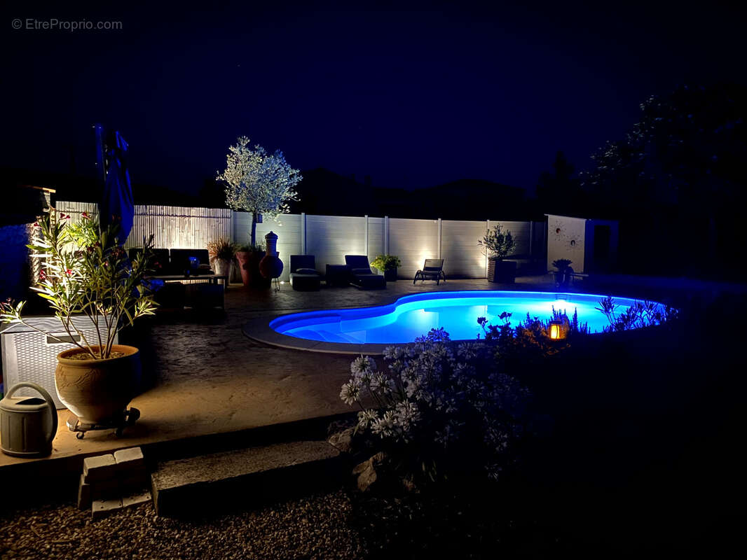 Maison à COURCELLES