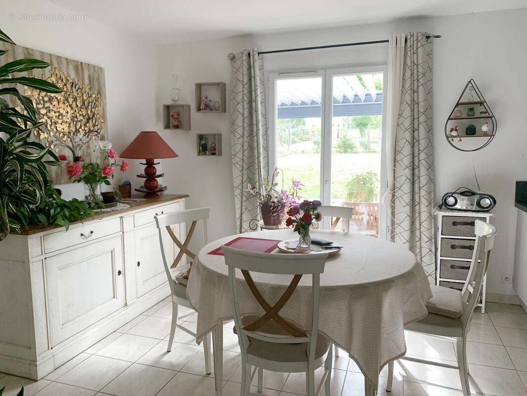 Maison à NAZELLES-NEGRON