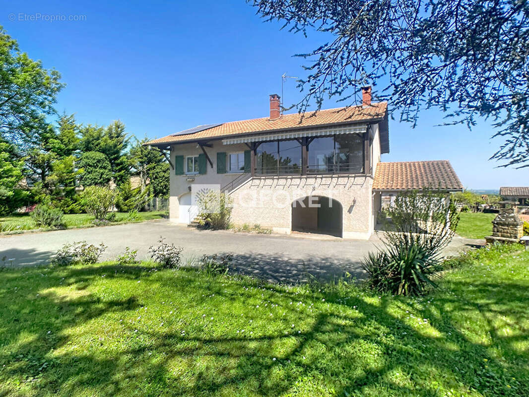 Maison à ARNAS