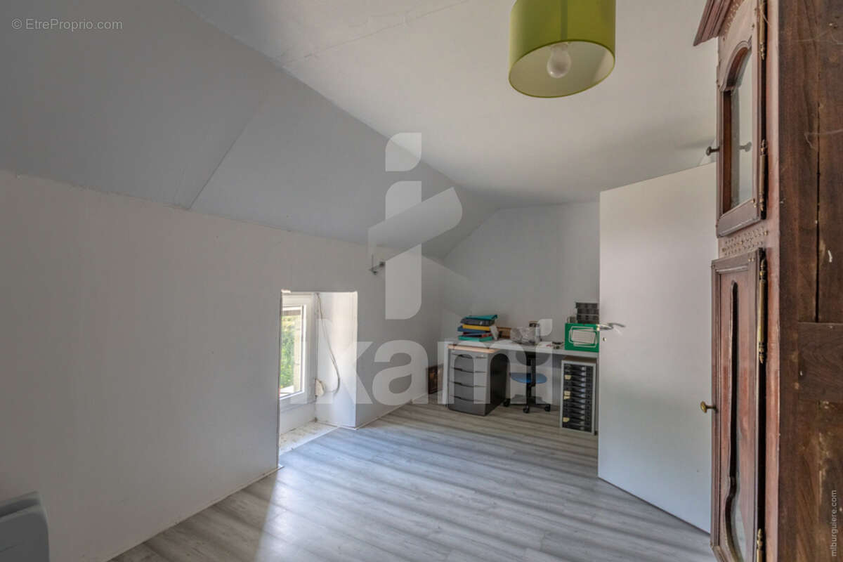Maison en campagne avec dépendances - photo 5
