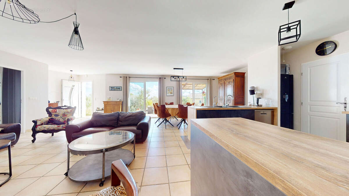 Maison à BAGNOLS-SUR-CEZE