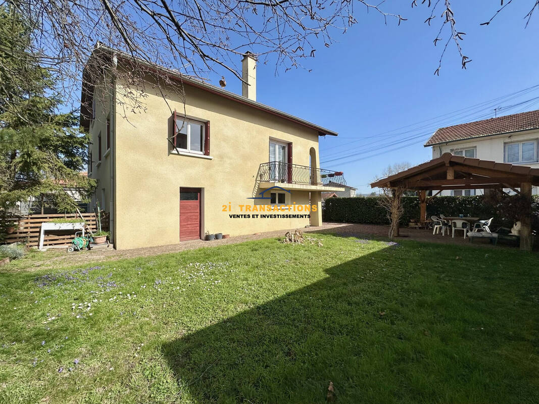 Maison à MONTROND-LES-BAINS