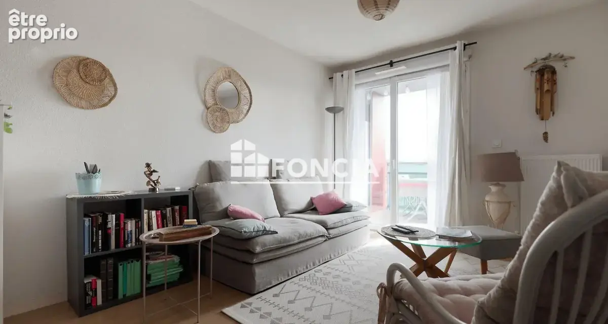 LE MEE SUR SEINE : immeuble des années 2015, appartement T2 de 38m2 Plus  Terrasse et place de Parking - photo 13