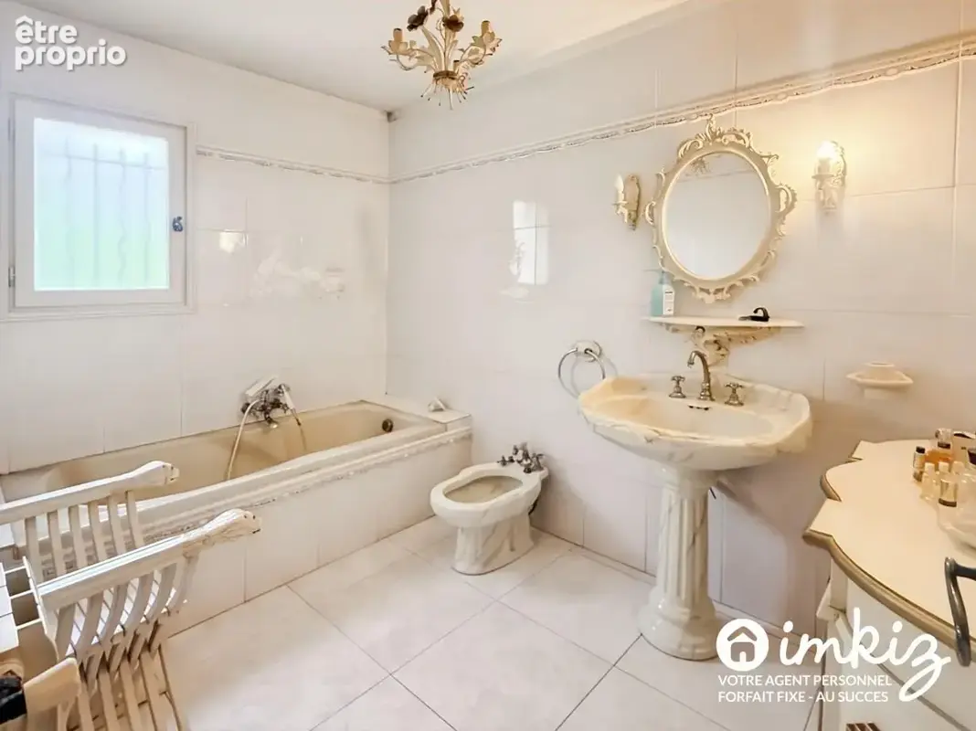 Spacieuse villa familiale avec piscine et garage - photo 9