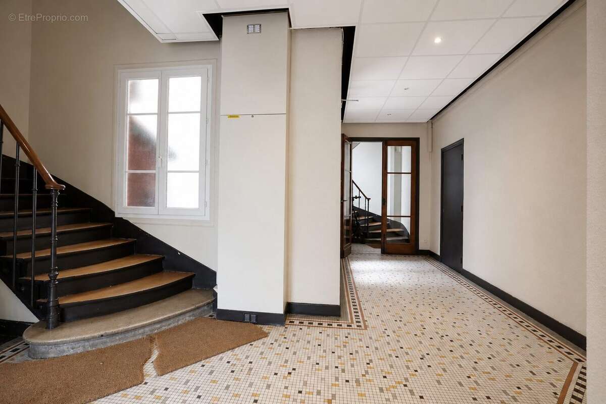 Appartement à LA GARENNE-COLOMBES