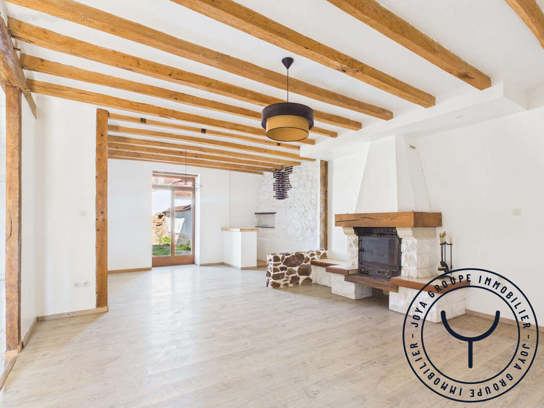 Maison 6 pièces 141 m² à vendre à Pars-Les-Romilly (10100) - photo 3
