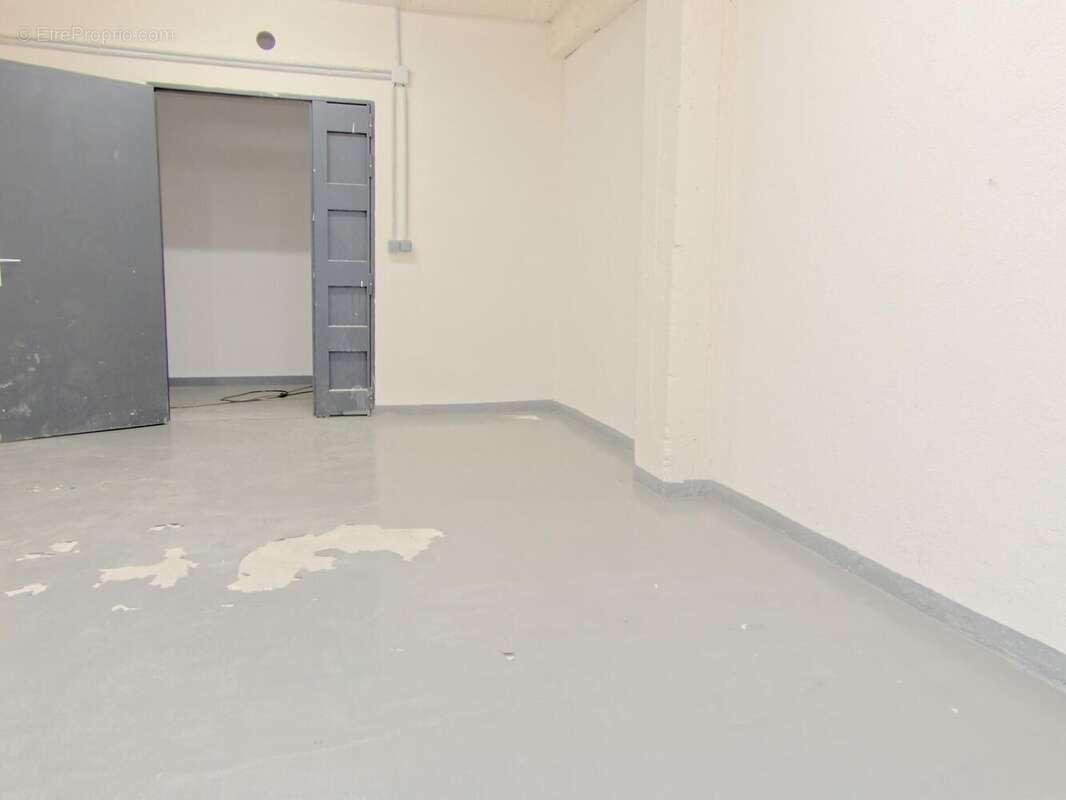 Photo 2 - Commerce à ARGENTEUIL