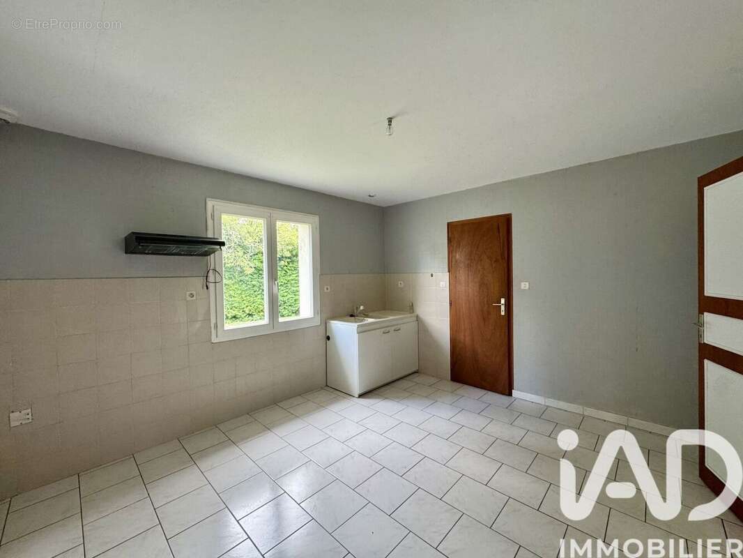 Maison 120 m² à Barbezieux-Saint-Hilaire  - photo 6