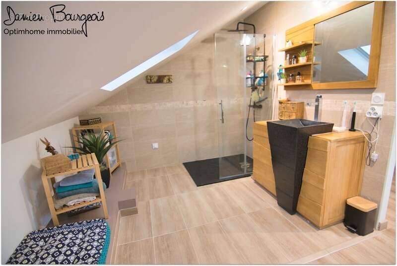 Maison à SAINT-GENIS-POUILLY