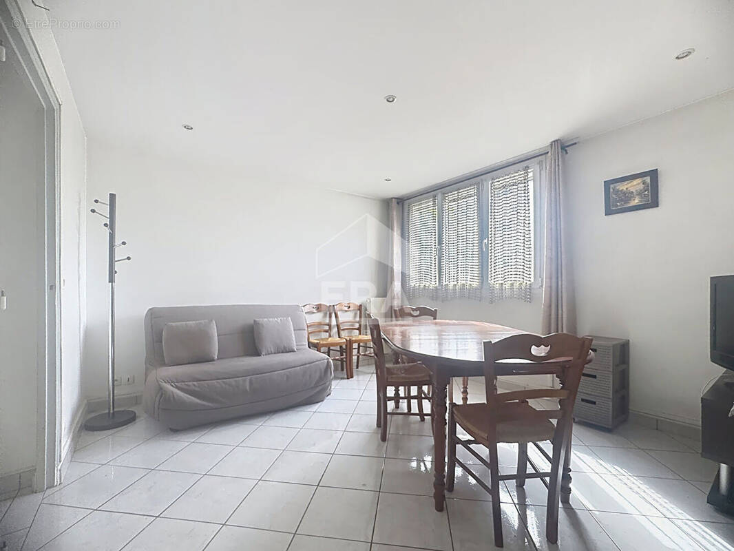 Appartement à FONTENAY-SOUS-BOIS