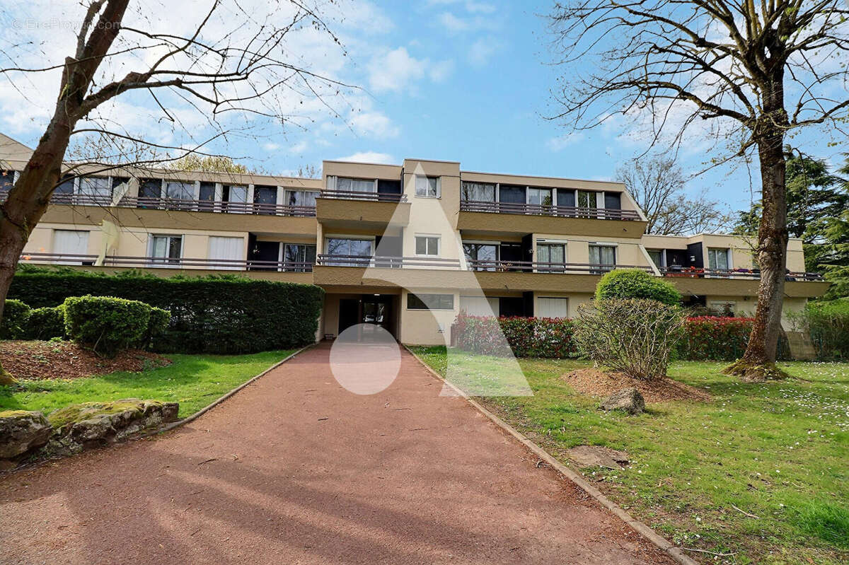 Appartement à MERY-SUR-OISE